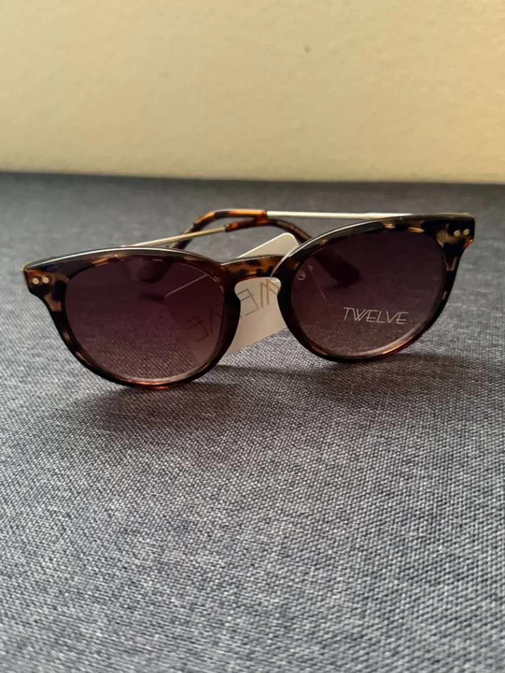NWT Tortoise Round Sunglasses (with Free Case!)
